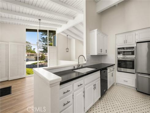 2108 Vista Entrada , Newport Beach, CA