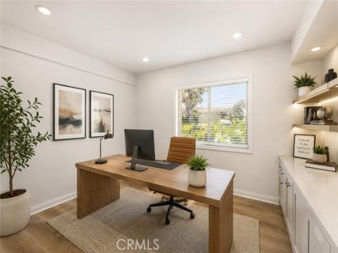 2108 Vista Entrada , Newport Beach, CA