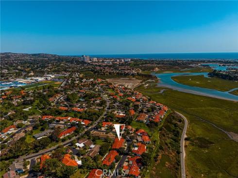 2108 Vista Entrada , Newport Beach, CA