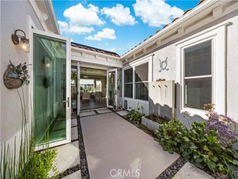 58  Victoria  , Newport Beach, CA