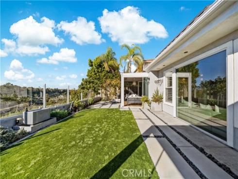58  Victoria  , Newport Beach, CA