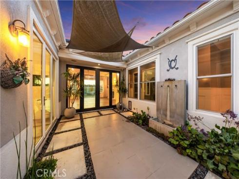 58  Victoria  , Newport Beach, CA