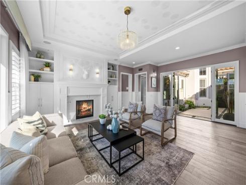 58  Victoria  , Newport Beach, CA