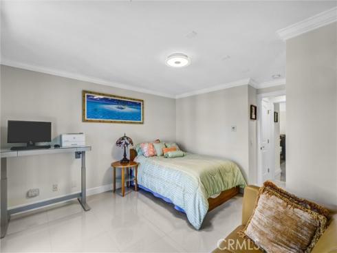 500  Cagney  217 , Newport Beach, CA