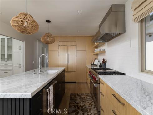 6704 W Oceanfront  , Newport Beach, CA