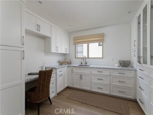 6704 W Oceanfront  , Newport Beach, CA