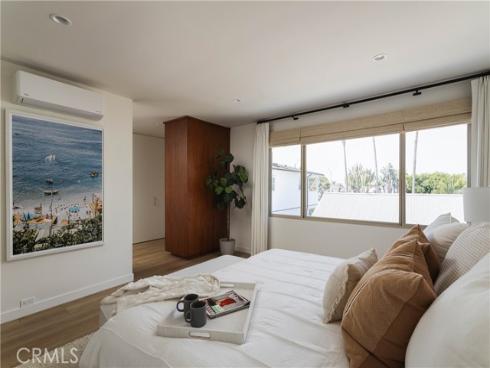 6704 W Oceanfront  , Newport Beach, CA
