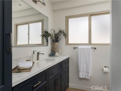 6704 W Oceanfront  , Newport Beach, CA