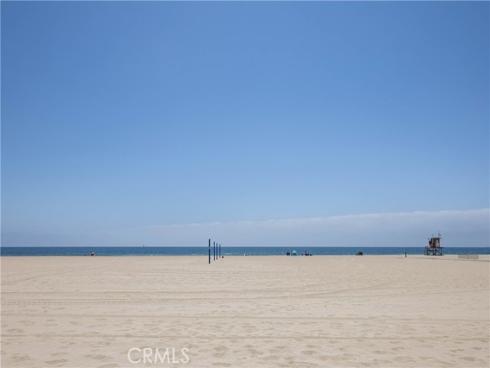 6704 W Oceanfront  , Newport Beach, CA