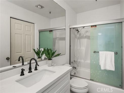 9 Canyon Island , Newport Beach, CA