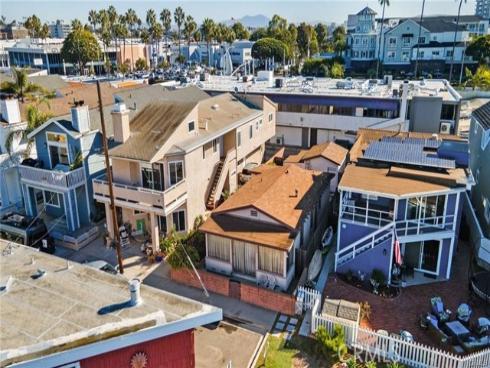 404  Clubhouse  , Newport Beach, CA