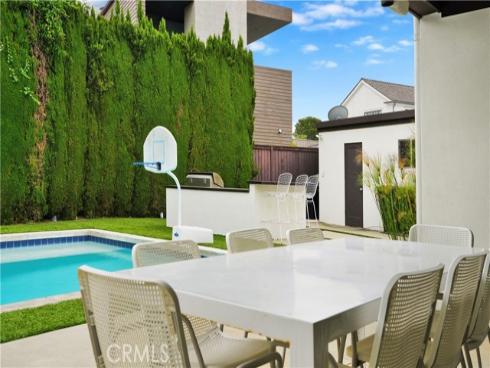 2000 Nautilus Lane, Newport Beach, CA