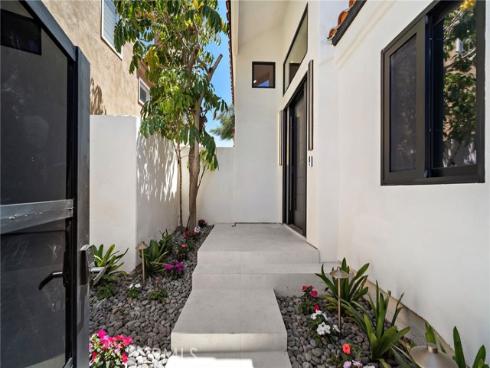 66  Cormorant  , Newport Beach, CA