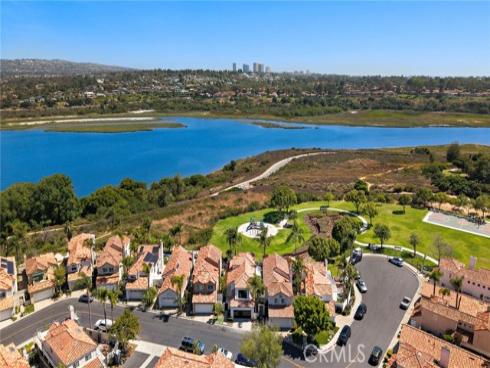 66  Cormorant  , Newport Beach, CA