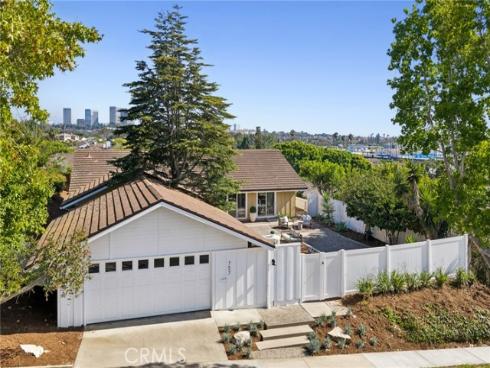 727 Bellis Street
