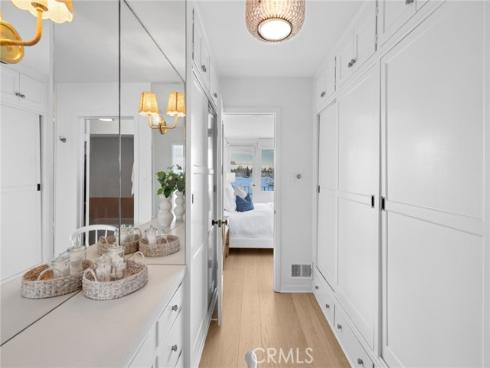 1411 E Bay , Newport Beach, CA