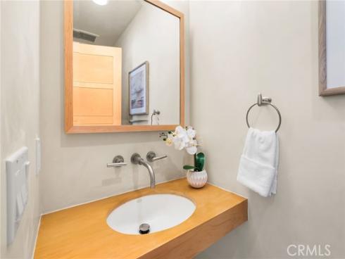 1554 E Oceanfront  , Newport Beach, CA