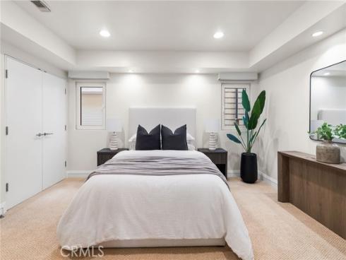 1554 E Oceanfront  , Newport Beach, CA