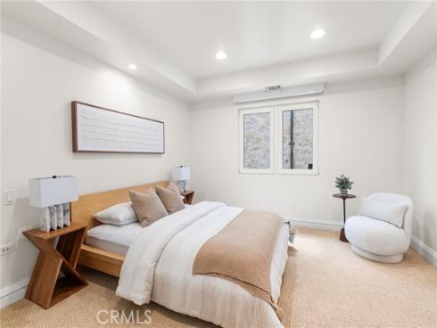 1554 E Oceanfront  , Newport Beach, CA