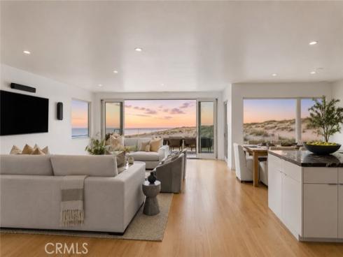 1554 E Oceanfront  , Newport Beach, CA