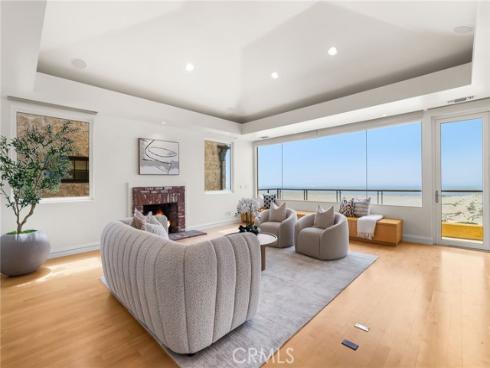 1554 E Oceanfront  , Newport Beach, CA