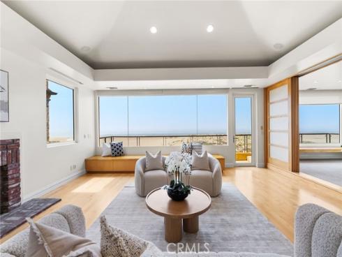 1554 E Oceanfront  , Newport Beach, CA