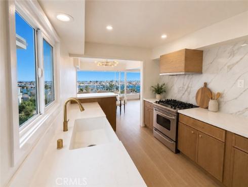 801  Kings  , Newport Beach, CA