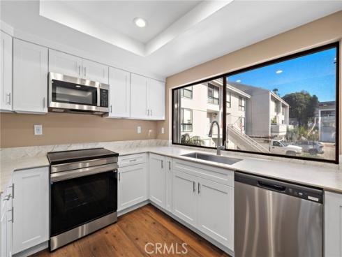 14 Baruna Court, Newport Beach, CA
