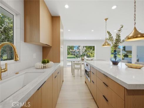 539 Vista Flora , Newport Beach, CA