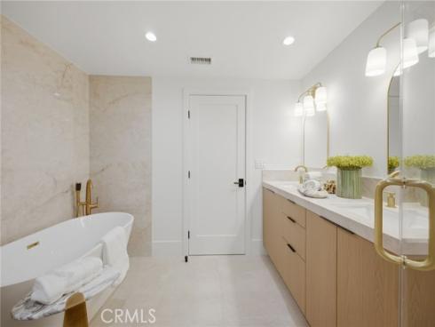 539 Vista Flora , Newport Beach, CA