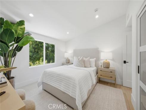 539 Vista Flora , Newport Beach, CA