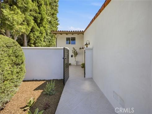 539 Vista Flora , Newport Beach, CA