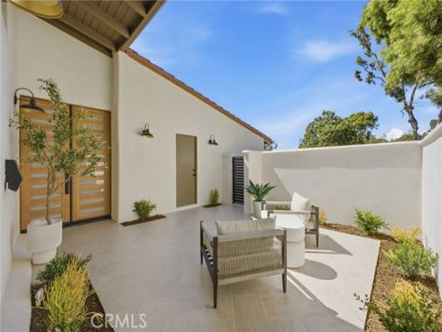 539 Vista Flora , Newport Beach, CA
