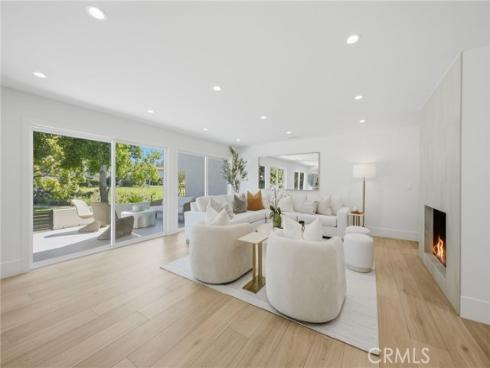 539 Vista Flora , Newport Beach, CA