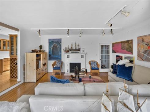 2700  Cliff  , Newport Beach, CA