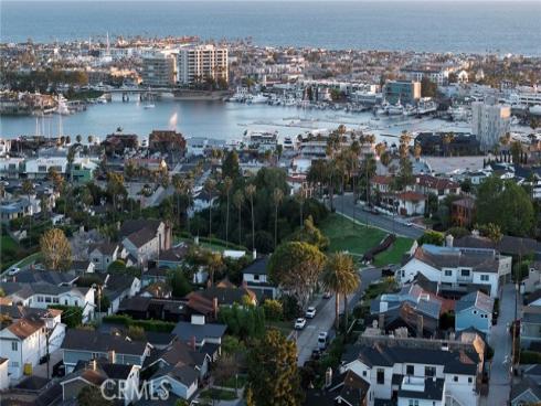 418 San Bernardino Avenue, Newport Beach, CA