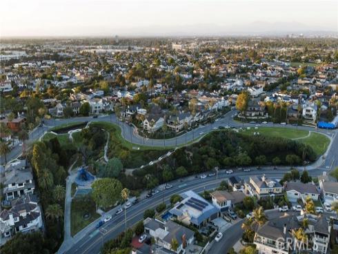 418 San Bernardino Avenue, Newport Beach, CA