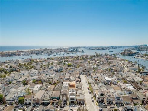 225  Diamond  , Newport Beach, CA