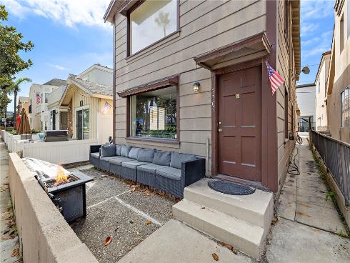 3709 W Balboa  , Newport Beach, CA