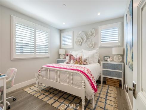 121  41st  , Newport Beach, CA