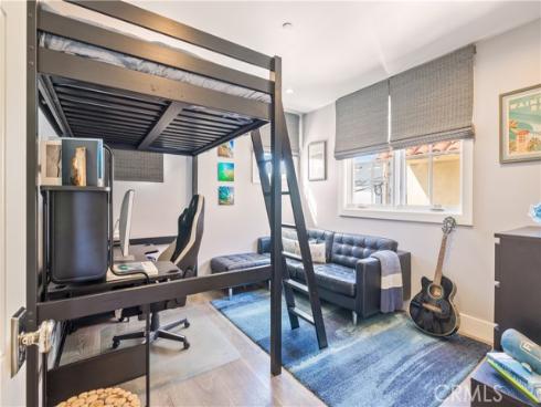 121  41st  , Newport Beach, CA