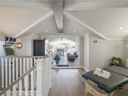 121  41st  , Newport Beach, CA