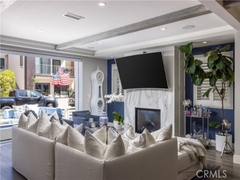 121  41st  , Newport Beach, CA