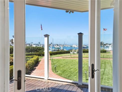 21  Bay Island  , Newport Beach, CA