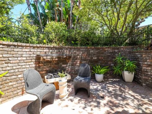 21  Bay Island  , Newport Beach, CA