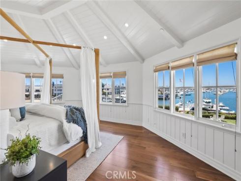 21  Bay Island  , Newport Beach, CA