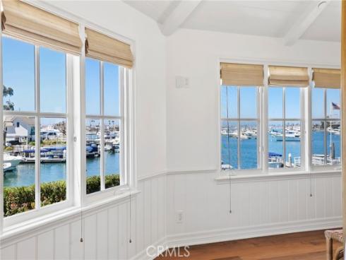 21  Bay Island  , Newport Beach, CA
