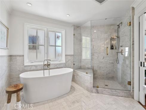 21  Bay Island  , Newport Beach, CA
