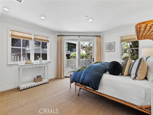 21  Bay Island  , Newport Beach, CA