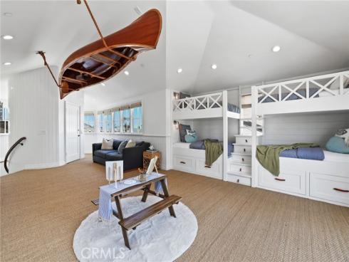 21  Bay Island  , Newport Beach, CA